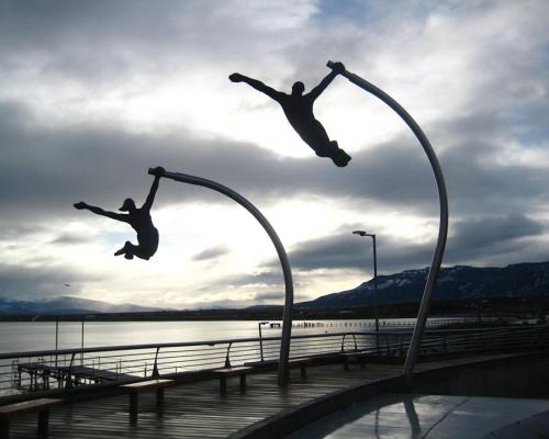 Imagen del monumento Amores de viento en Natales