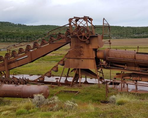 Imagen del monumento Draga aurífera existente en Russfin