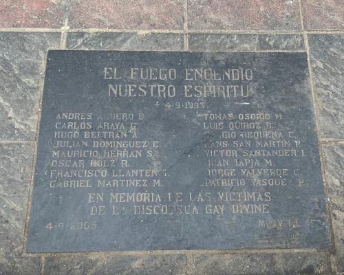 Imagen del monumento A las víctimas del incendio de la discoteca gay Divine