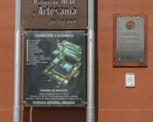 Imagen del monumento Colecciones del Museo de Arte y Artesanía de Linares, dependiente de la Dirección de Bibliotecas, Archivos y Museos