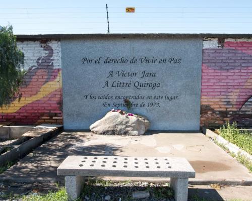 Imagen del monumento Sitio donde fueron encontrados los cuerpos de Víctor Jara, Littre Quiroga y otras tres personas que no han sido identificadas