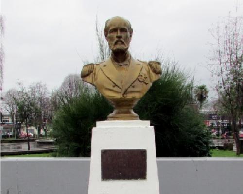 Imagen del monumento Arturo Prat Chacón