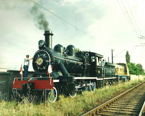 Imagen del monumento Locomotora a vapor N° 607 tipo 57 y su Tender