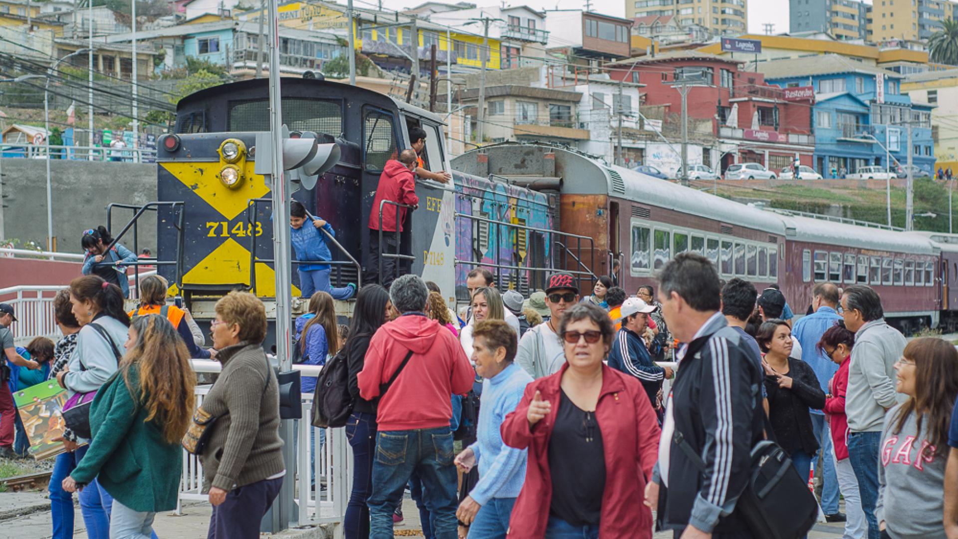 Imagen de Ganadores del concurso Cuida Tu Amor de Verano son parte del Tren del Recuerdo