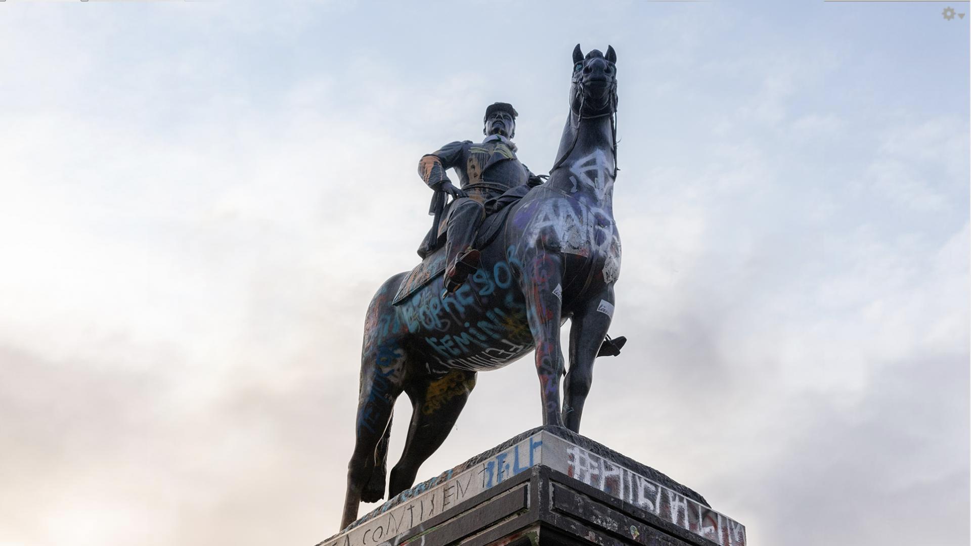 Imagen de Consejo de Monumentos Nacionales definió futuro de monumento al general Baquedano: se queda en la plaza