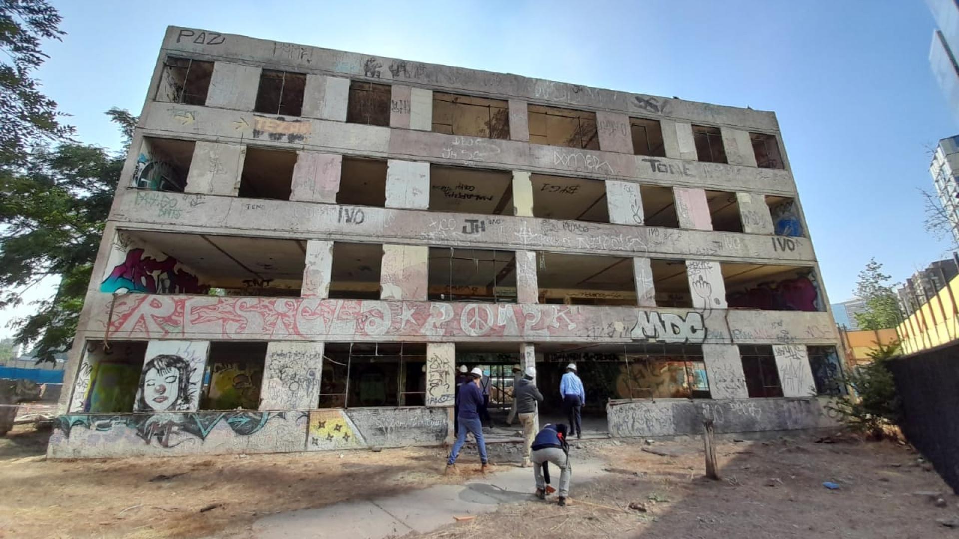 Imagen de Deconstrucción del Monumento Histórico Villa San Luis de Las Condes