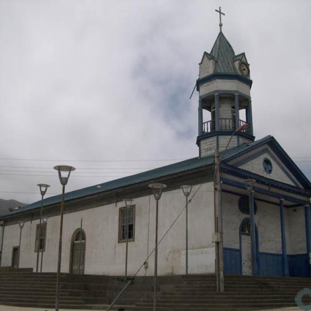 Imagen del monumento Iglesia católica y la casa contigua