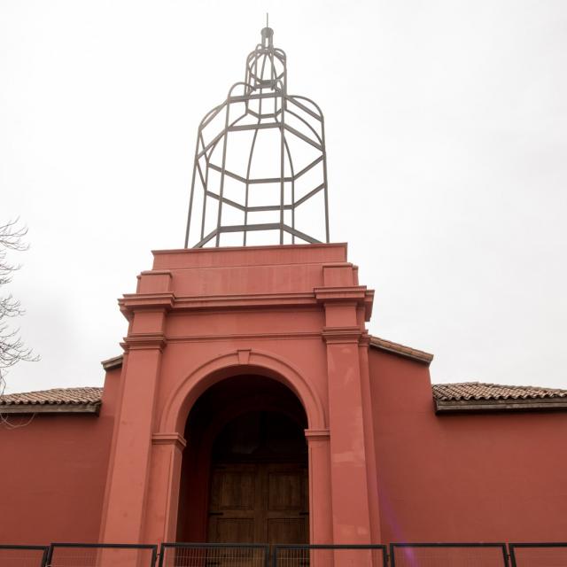 Imagen del monumento Torre, atrio y uno de los muros perimetrales de la Iglesia de la Inmaculada Concepción