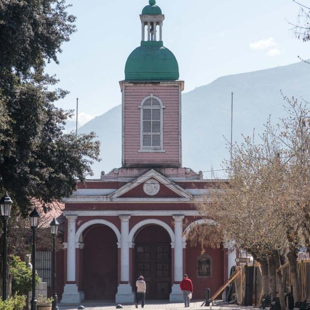 Imagen del monumento Iglesia de San José de Maipo y su casa parroquial