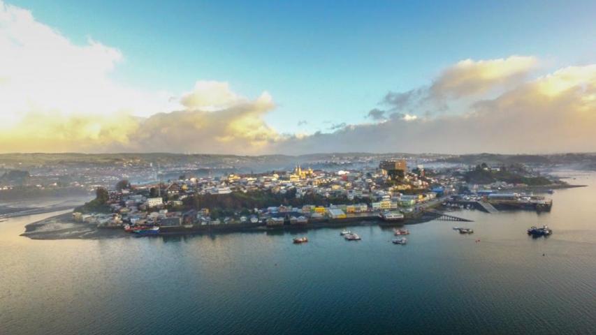 Imagen de Ministerio de las Culturas declara Monumento Nacional al casco histórico de la ciudad de Castro, en la provincia de Chiloé