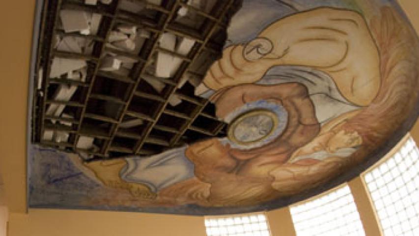 Imagen de Cooperación mexicana nuevamente ayuda a recuperar los murales de Escuela México de Chillán