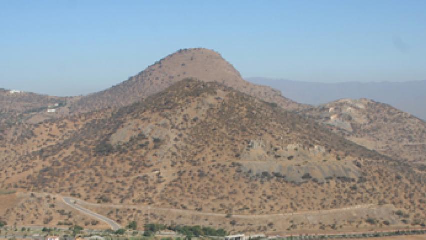 Imagen de Comitiva del Consejo de Monumentos Nacionales visita las Canteras de Colina