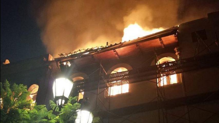 Imagen de Incendio consumió edificio Dibam que estaba siendo refaccionado