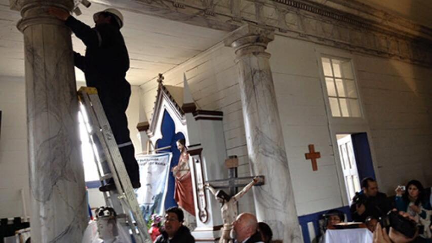 Imagen de Entregan a la comunidad restauración de la Iglesia de Chelín en Chiloé