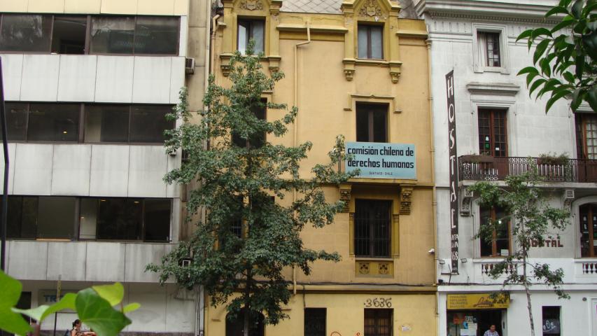 Imagen de Instalarán placa para identificar Sitio de Memoria Ex Centro de Detención Clínica Santa Lucía