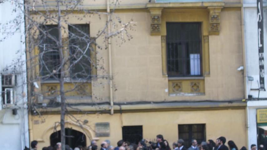 Imagen de Descubren placa para identificar Sitio de Memoria Ex Centro de Detención Clínica Santa Lucía