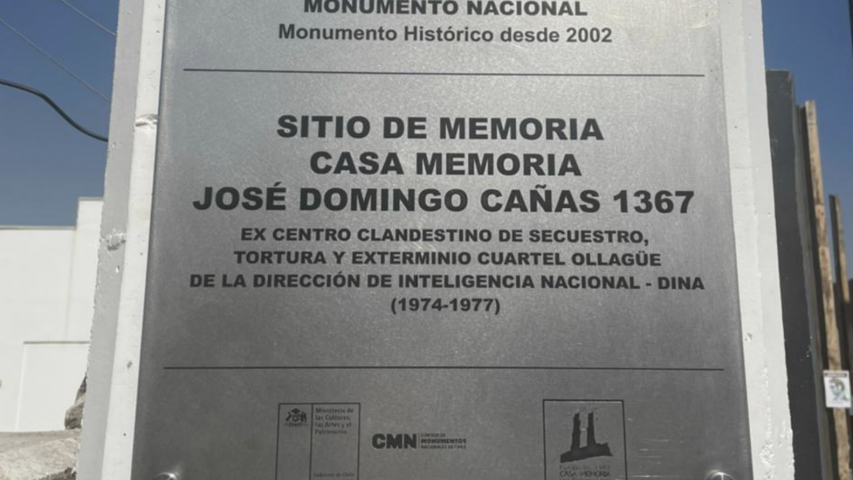 Imagen de CMN y Fundación 1367 instalan placa identificatoria como Sitio de Memoria en recinto de José Domingo Cañas, ex Cuartel Ollagüe de la DINA