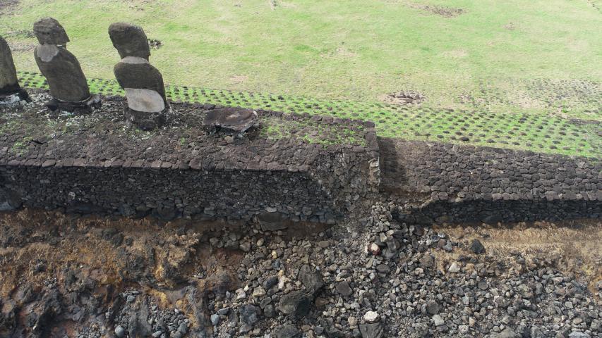 Imagen de A paso firme avanzan las obras para proteger Ahu Vai Uri, en Rapa Nui, impulsadas por el CMN