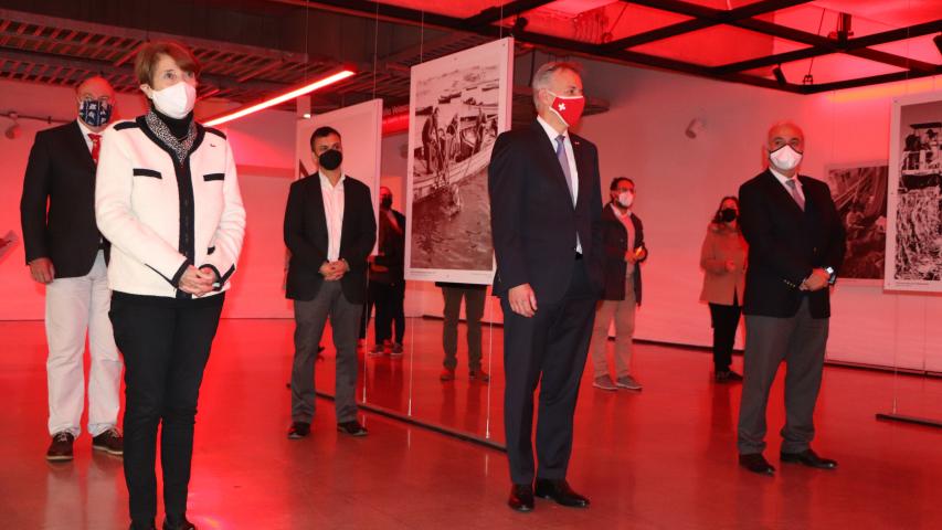 Imagen de Ministerio de las Culturas, Embajada de Suiza y Metro de Santiago inauguran galería de arte público con exposición fotográfica de Roberto Montandon