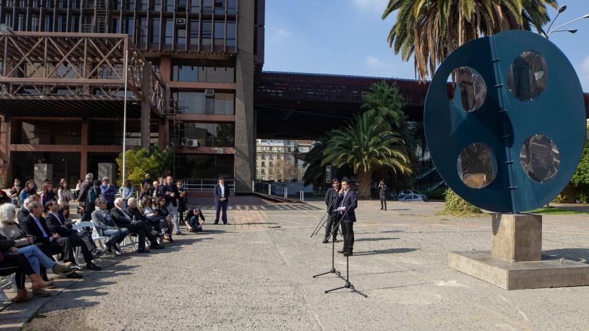 Imagen de Escultura “El cuarto mundo” vuelve a su lugar en el GAM
