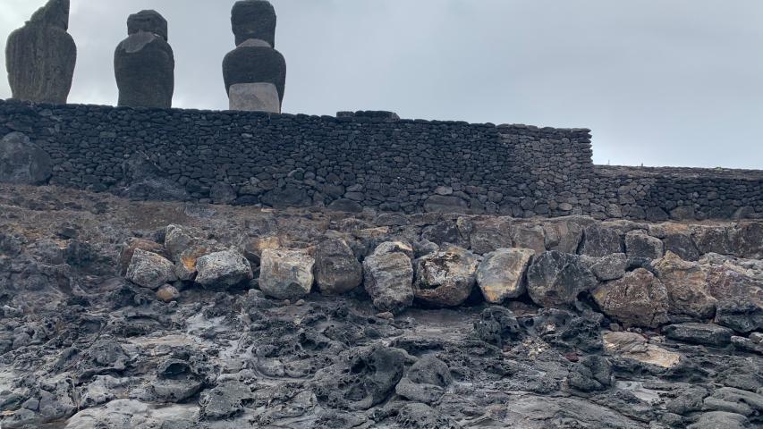 Imagen de A paso firme avanzan las obras para proteger Ahu Vai Uri, en Rapa Nui, impulsadas por el CMN