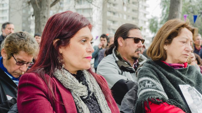 Imagen de En emotiva ceremonia instalan placa en Sitio de Memoria Ex Cuartel Borgoño 