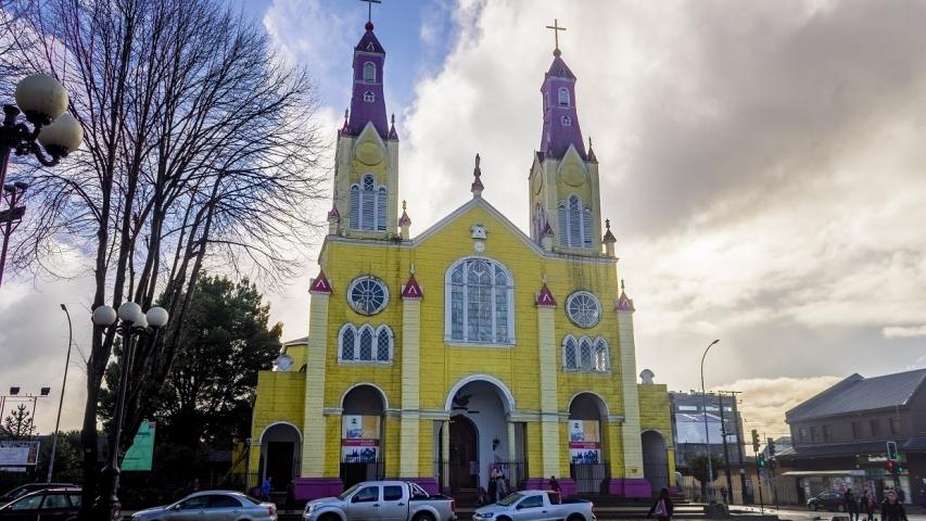 Imagen de La tradicional arquitectura chilota y sus técnicas constructivas serán las protagonistas del último capítulo de “Ojo con el Arte”  