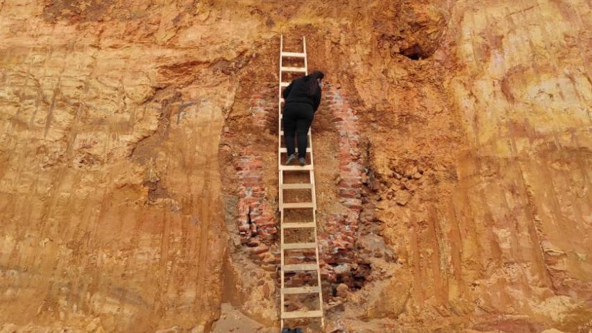 Imagen de Profesionales del CMN estudian hallazgo de estructura de ladrillos en Cerro David Fuentes de Talcahuano