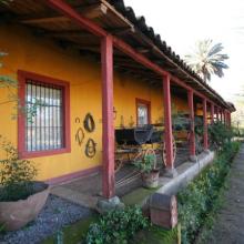 Imagen del monumento Casona de la Hacienda Alhué y predio que la circunda