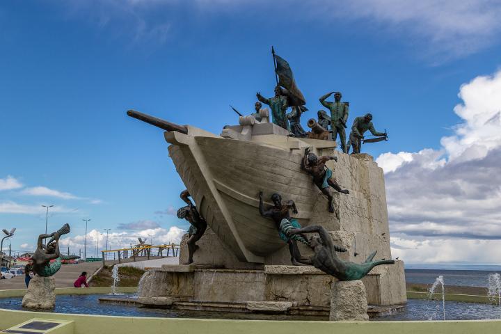 Imagen del monumento Monumento a los Tripulantes de la Goleta Ancud