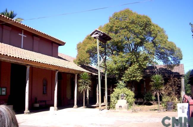 Imagen del monumento Capilla con sus corredores adyacentes del Hospital San Juan de Dios de Chillán