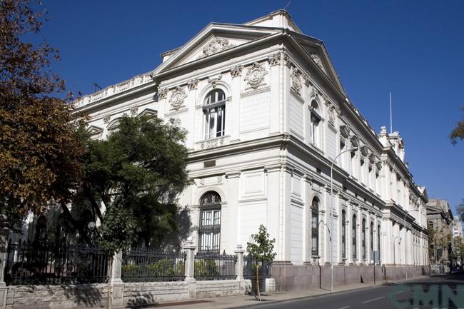 Imagen del monumento Edificio del Congreso Nacional y los jardines que le rodean