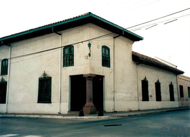 Imagen del monumento Inmueble ubicado en calle Estado N°684-682