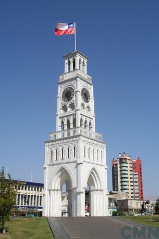 Imagen del monumento Torre-reloj de la Plaza Prat de Iquique