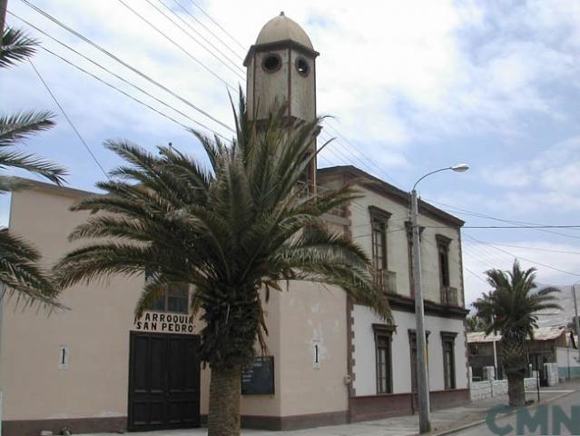 Imagen del monumento Iglesia de Pisagua y su edificio paredaño