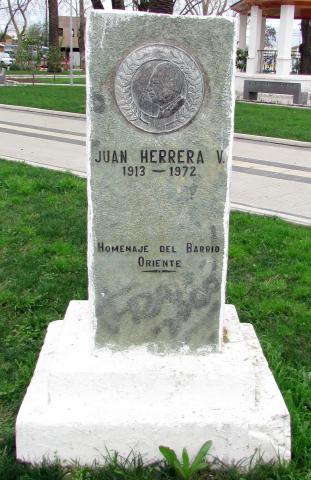 Imagen del monumento Juan Herrera V.