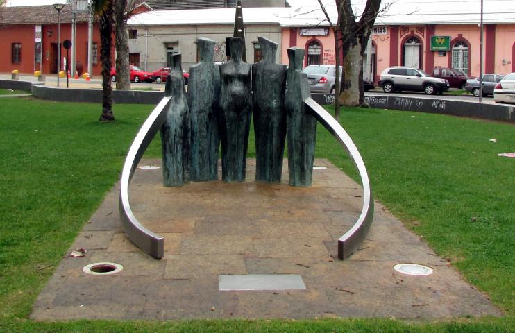 Imagen del monumento Hombre y EspueLa: Tradición y Cultura De La Comuna De Linares
