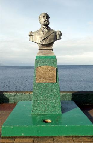 Imagen del monumento Arturo Prat