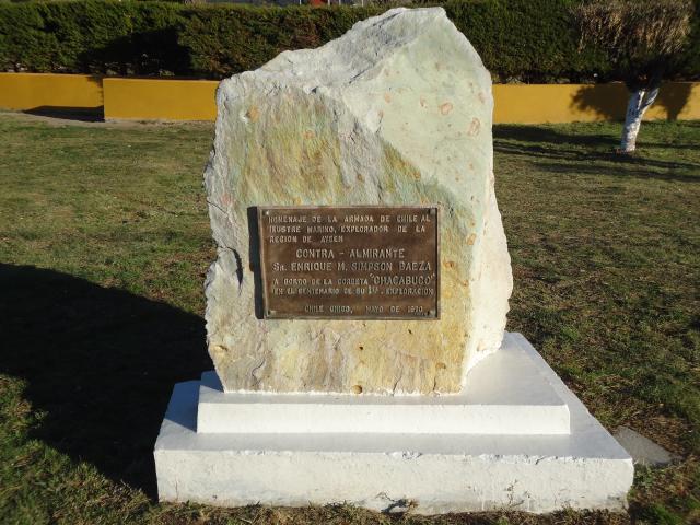 Imagen del monumento Contra-Almirante Sr. Enrique M. Simpson Baeza
