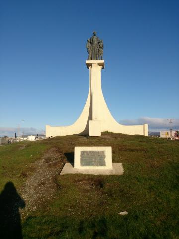 Imagen del monumento A San Juan Bosco