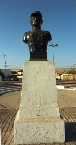 Imagen del monumento Luis Cruz Martínez