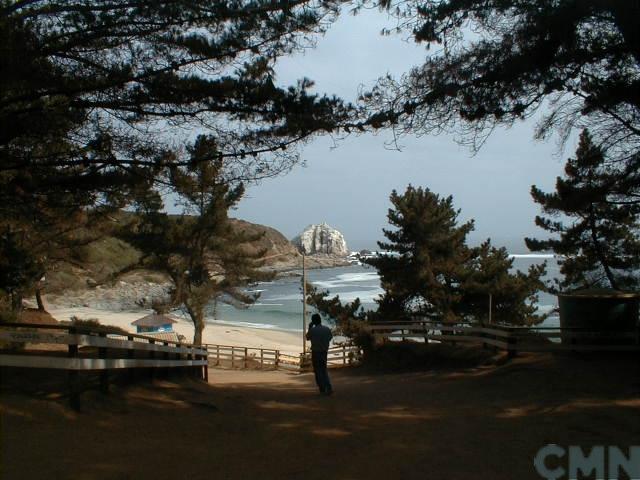 Imagen del monumento Islote o peñón denominado Peña Blanca y Punta de Peña Blanca