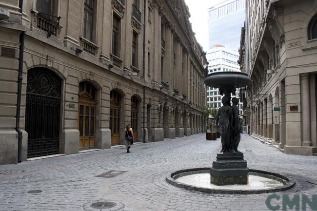 Imagen del monumento Sector de las calles Nueva York, La Bolsa y Club de la Unión, incluyendo la casa central de la Universidad de Chile