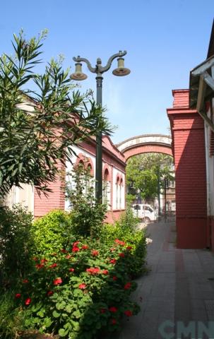 Imagen del monumento Plaza Camilo Mori, Cité Constitución N° 135 y edificios adyacentes