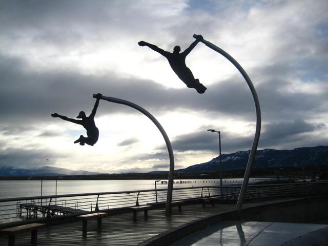 Imagen del monumento Amores de viento en Natales