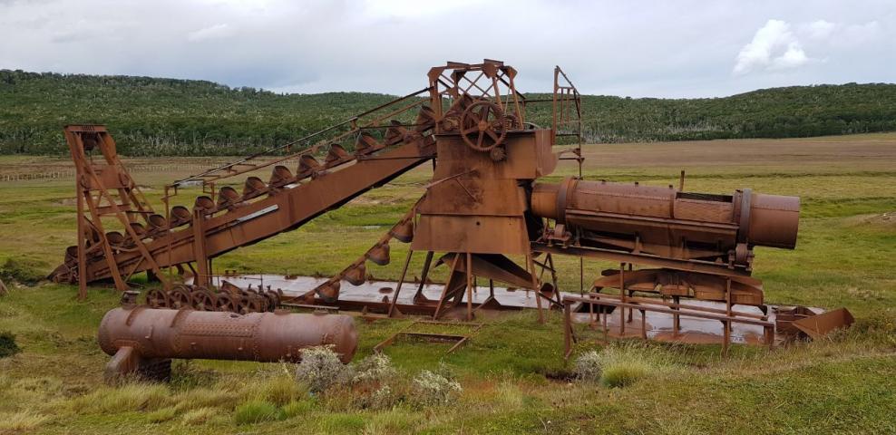 Imagen del monumento Draga aurífera existente en Russfin