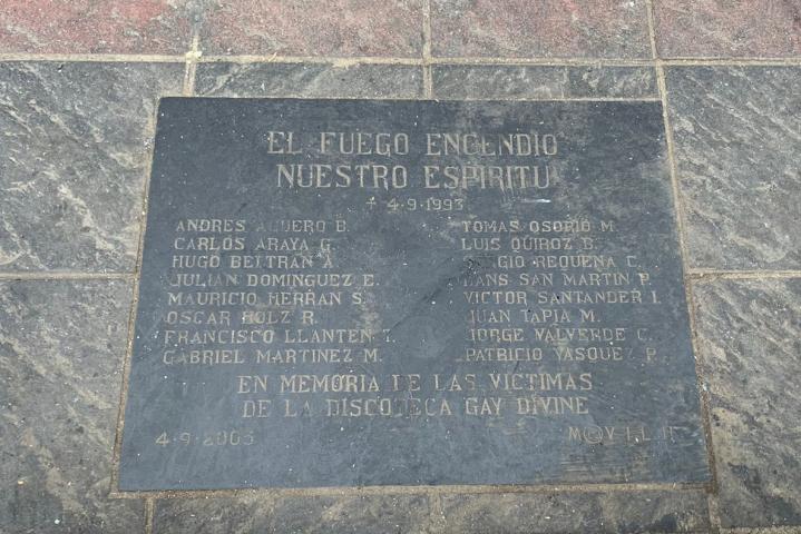 Imagen del monumento A las víctimas del incendio de la discoteca gay Divine