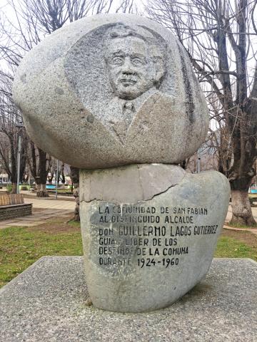Imagen del monumento Homenaje al ex Alcalde Guillermo Lagos