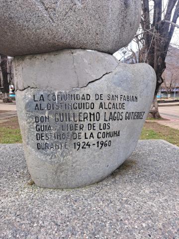 Imagen del monumento Homenaje al ex Alcalde Guillermo Lagos