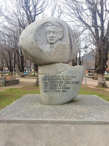Imagen del monumento Homenaje al ex Alcalde Guillermo Lagos